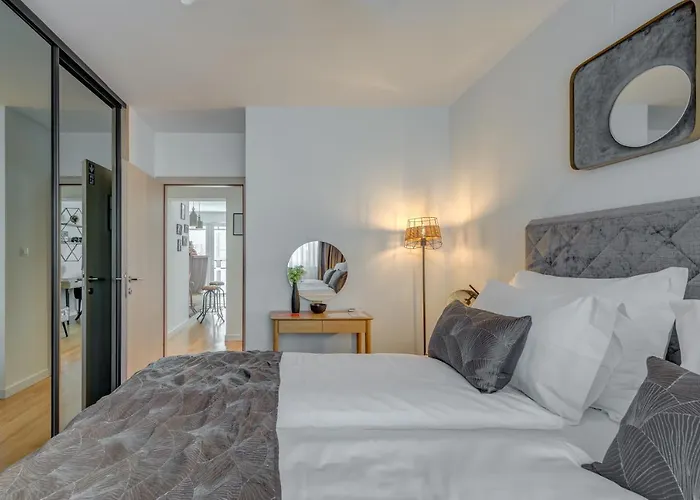 Paparazzi Apartment